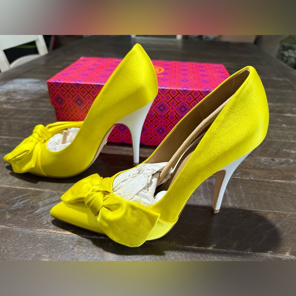 WORN ONCE Tory Burch Satin 110mm Bow Pump Heels in Acidic Yellow Sz 8 Sexy - Picture 6 of 11